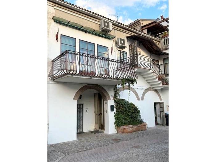 Appartamento con 6 locali in vendita in Via Giuseppe Garibaldi, Centro, Copparo