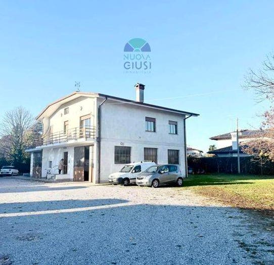 Casa quadrilocale in vendita in Via Trieste, San Valentino, Fiumicello Villa Vicentina