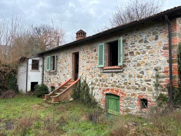 Casa quadrilocale in vendita in Cavriglia