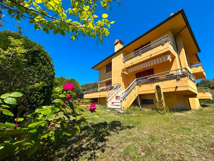 Casa con 6 locali in vendita in Via Gradina, Gradina, Camerano