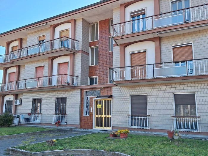 Appartamento trilocale in vendita in Via Duca d'Aosta, Centro, Tronzano Vercellese
