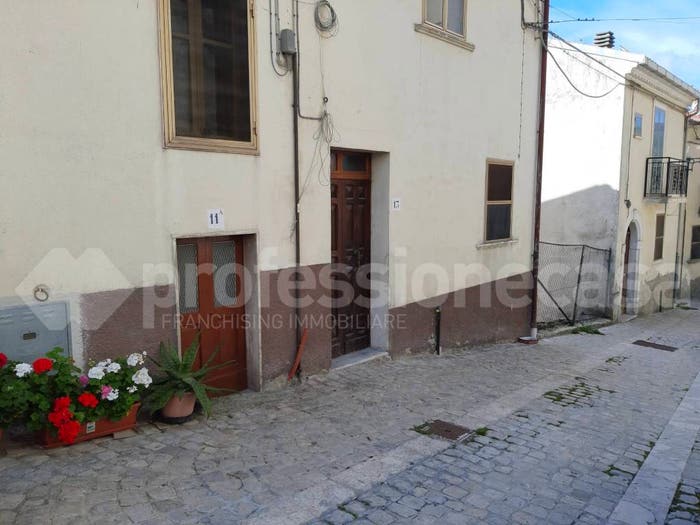Casa trilocale in vendita in Via Roma, Sant'Angelo del Pesco