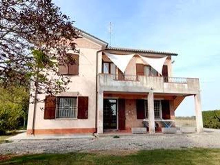 Casa con 6 locali in vendita in Via Nazionale, Argenta