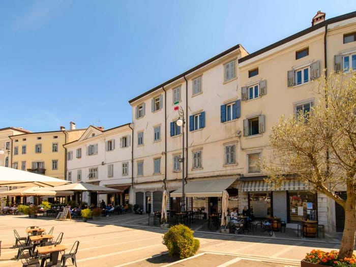 Appartamento con 5 locali in vendita in PIAZZA VITTORIA, Centro, Gorizia
