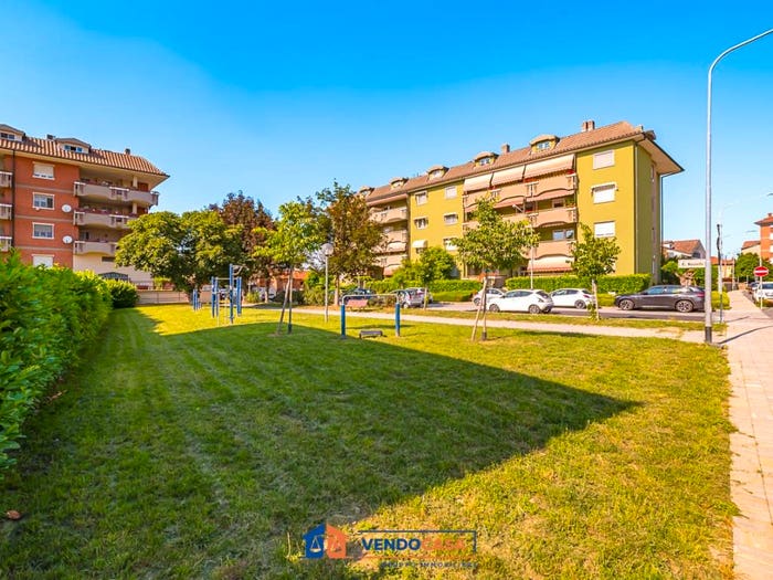 Appartamento quadrilocale in vendita in Via Fratelli Rosselli, Centro, Carmagnola