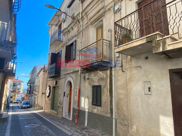 Appartamento quadrilocale in vendita in Via Roma, Centro, Cropalati