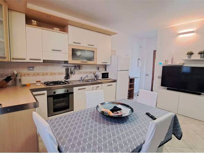 Casa trilocale in vendita in Via Dei Salici, Villa Claudia, Anzio