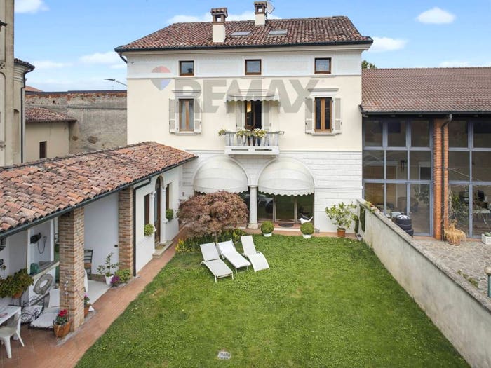 Casa con 6 locali in vendita in via don filippo ferrari, Centro, Borgo San Giacomo