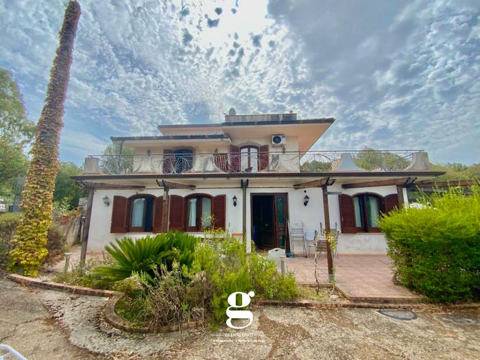 Casa con 6 locali in vendita in Via degli Enotri, Ascea