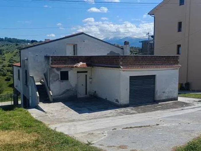 Casa con 6 locali in vendita in Via Piane No Number, Centro, Bucchianico