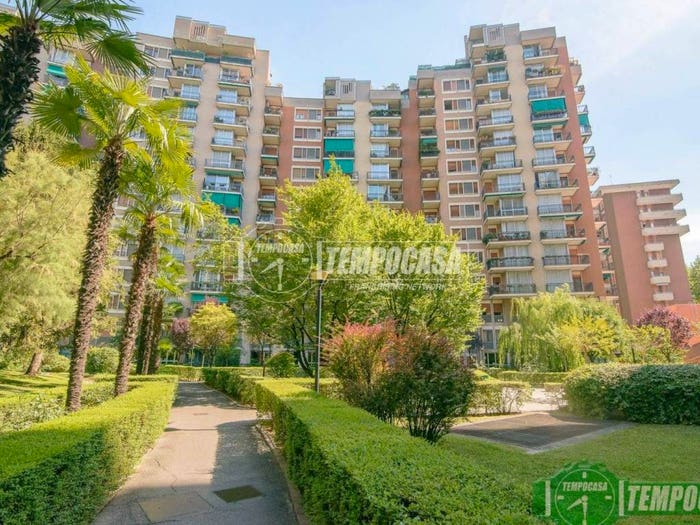 Appartamento quadrilocale in vendita in Viale Ercole Marelli, Centro, Sesto San Giovanni
