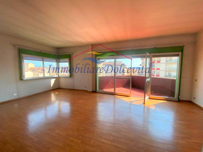 Appartamento con 6 locali in vendita in Piazza di San Iacopino, Porta al Prato San Jacopino, Firenze