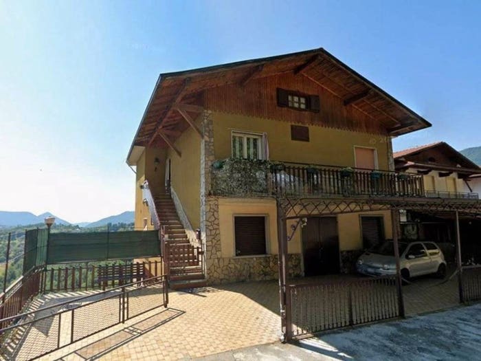 Appartamento quadrilocale in vendita in Via Giacomo Quarenghi, Calchera Frontale, Rota d'Imagna