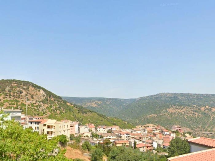 Casa con 6 locali in vendita in Via Goceano, Centro, Nuoro