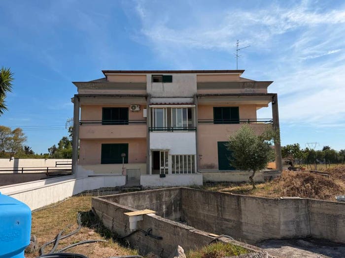 Casa quadrilocale in vendita in Via Franco Faggiana, Isonzo, Latina