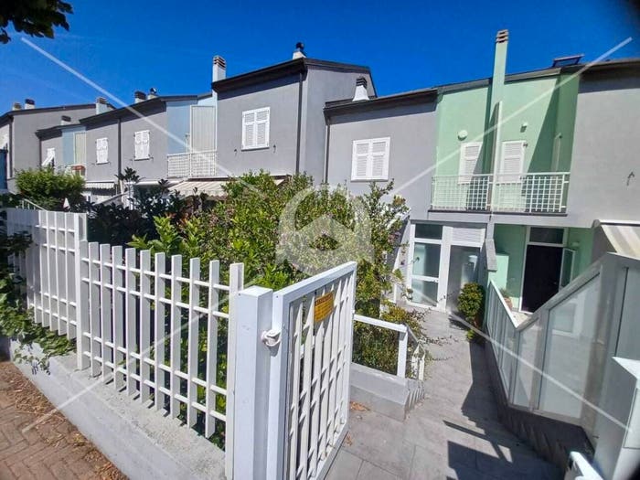 Casa con 6 locali in vendita in Via Marici, Centro, Boissano