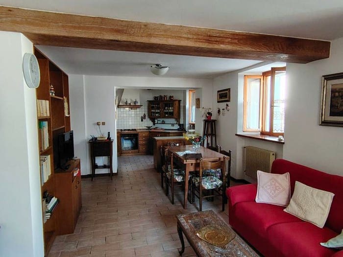Casa con 6 locali in vendita in Piazza Cavalieri Vittorio Veneto, Centro, San Gregorio nelle Alpi