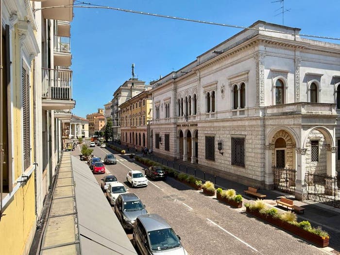 Appartamento quadrilocale in vendita in Corso Vittorio Emanuele II, Centro, Mantova