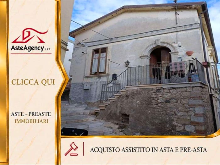 Appartamento con 6 locali in vendita in Vico Ortigara, Barile