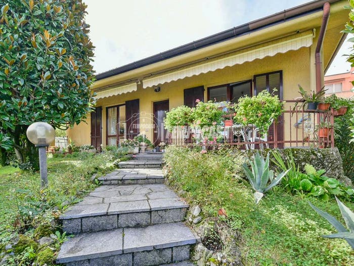 Casa quadrilocale in vendita in Viale Spallino, Albavilla