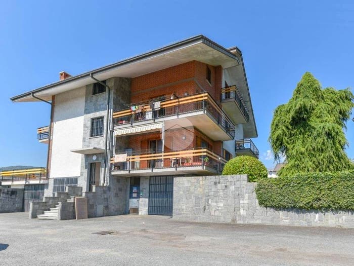 Appartamento trilocale in vendita in Via Selvaggio, Centro, Giaveno