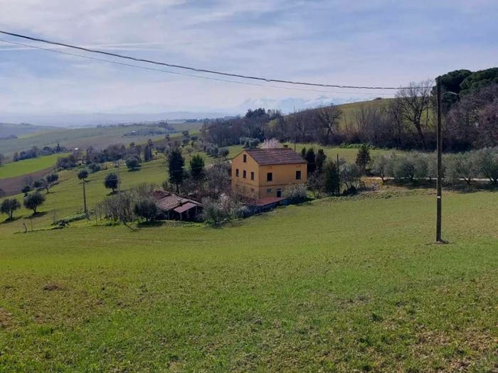 Casa con 6 locali in vendita in Contrada Cervare, Macerata
