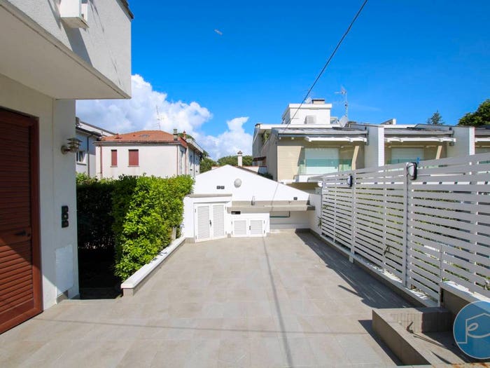 Appartamento trilocale in vendita in Viale Giovanni Pascoli, Porto Canale di Levante, Cesenatico