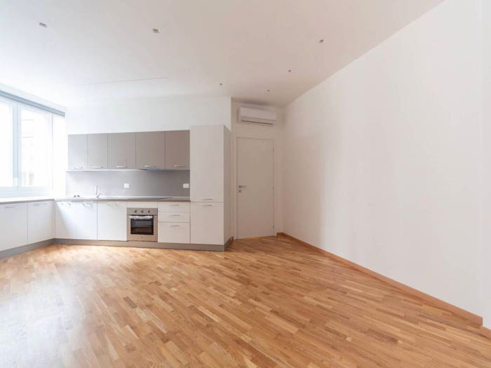 Appartamento trilocale in vendita in Viale Enrico Martini, Corvetto, Milano