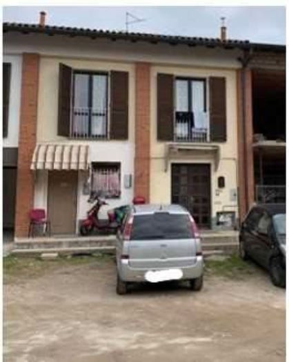 Appartamento trilocale in vendita in Via G Garibaldi, Venegono Superiore