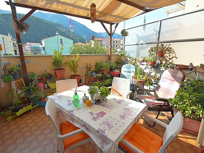 Casa con 6 locali in vendita in Via Braida, Centro, Toirano