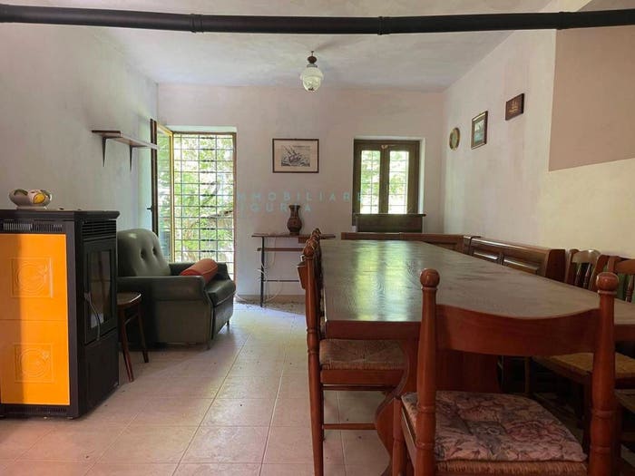 Casa con 6 locali in vendita in Via Brancher, Pornassio