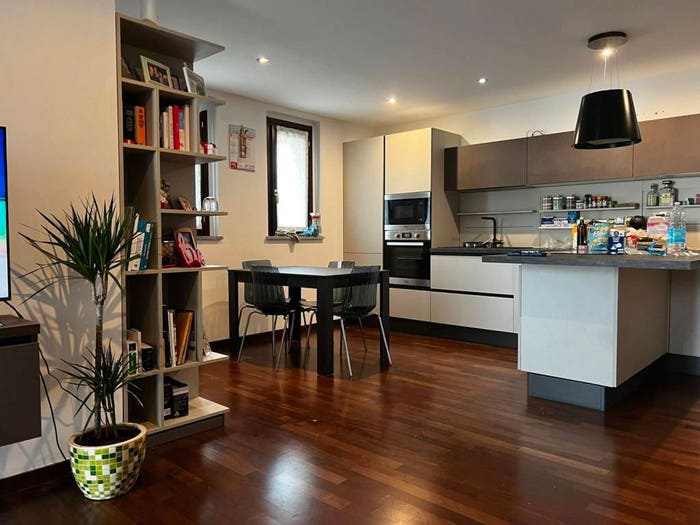 Appartamento trilocale in vendita in Corso Leonardo da Vinci, Arnate, Gallarate