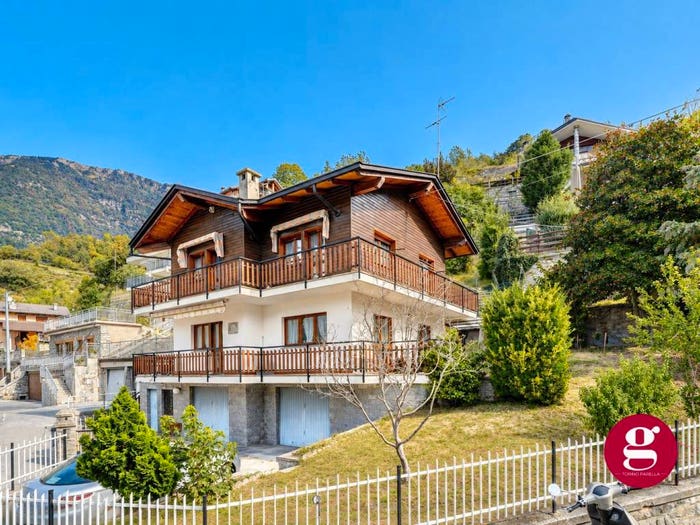 Casa con 5 locali in vendita in Viale Novembre, Centro, SaintVincent