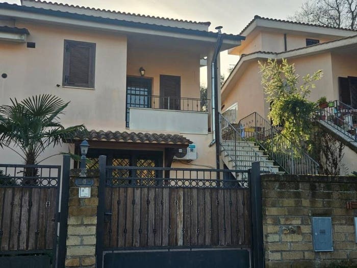 Casa con 6 locali in vendita in Via Solarussa, Aranova, Fiumicino