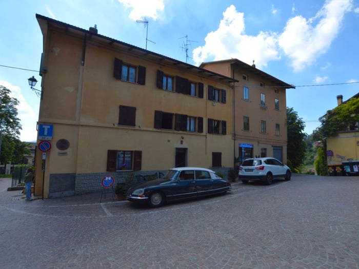 Appartamento trilocale in vendita in Piazza Ubaldino da Loiano, Centro, Loiano