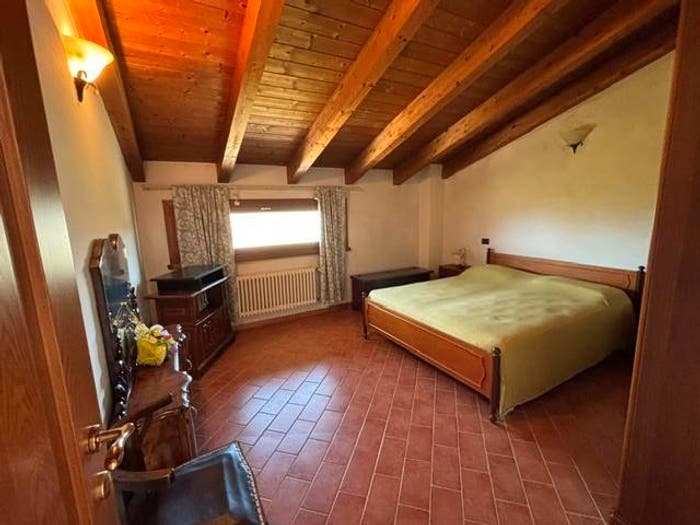 Casa con 6 locali in vendita in Centro, Casina