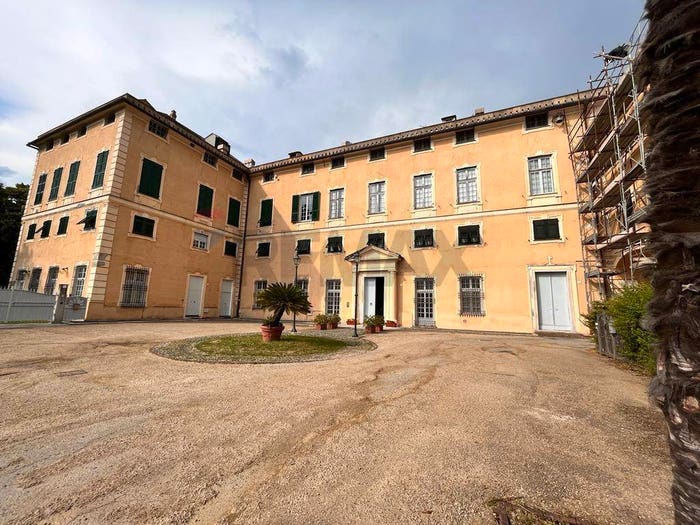 Appartamento quadrilocale in vendita in Via Sardorella, Bolzaneto, Genova