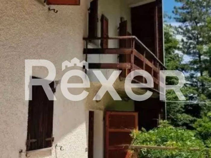Casa con 6 locali in vendita in Via Romana, Serrazone, Fanano