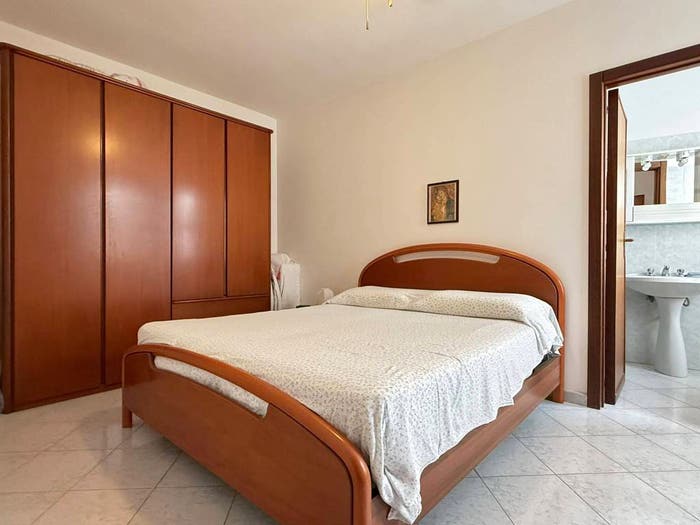 Appartamento con 5 locali in vendita in Via Francesco Crispi, Centro, Parabita