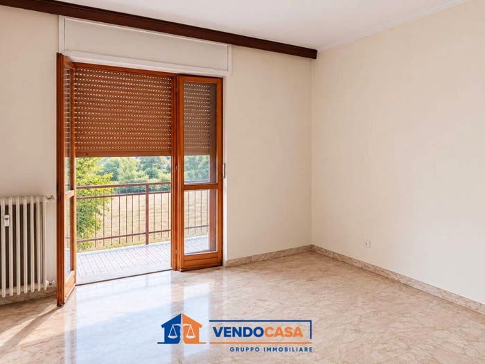 Appartamento quadrilocale in vendita in Via Ingegner Albenga, Ghiare Madonna, Incisa Scapaccino