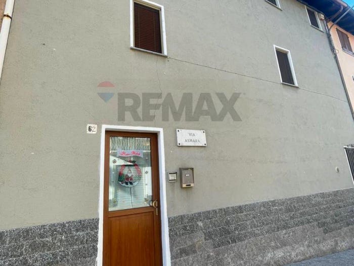 Appartamento con 6 locali in vendita in via Asmara, Centro, Luino