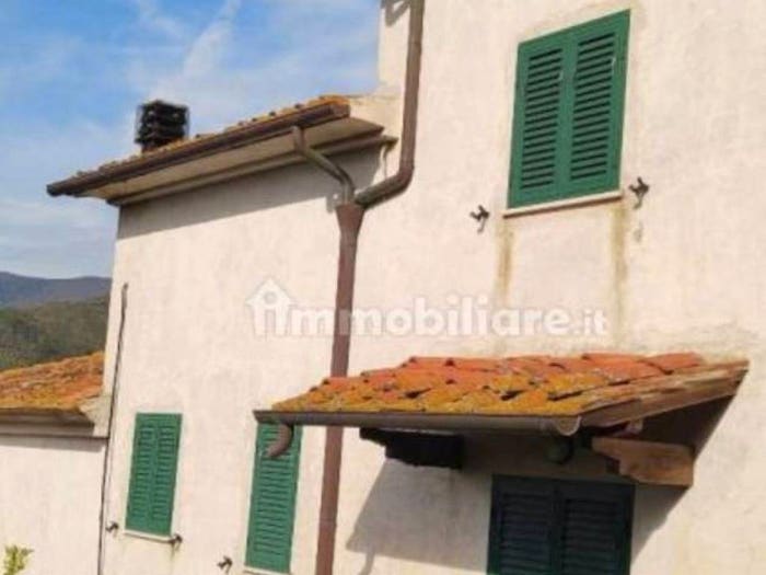 Casa con 6 locali in vendita in Centro, Calci