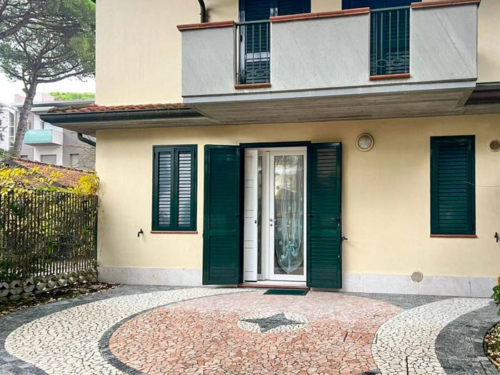 Casa quadrilocale in vendita in Viale Damiano Chiesa, Milano Marittima, Cervia