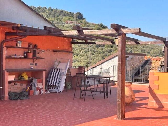 Appartamento quadrilocale in vendita in via Papa Giovanni XXIII, Borgo Sant'Agata Borgo d'Oneglia Costa d'Oneglia, Imperia