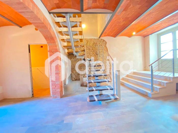 Casa con 6 locali in vendita in badia agnano, Bucine