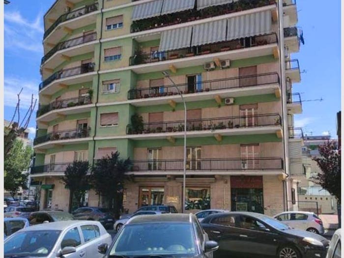 Appartamento con 5 locali in vendita in PIAZZA ZUMBINI, Centro, Cosenza