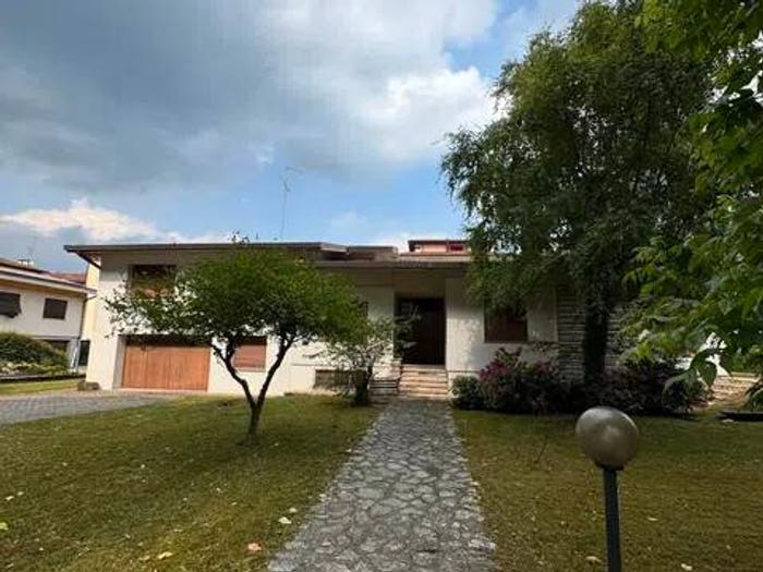 Casa con 6 locali in vendita in Via Vittorio Emanuele, Centro, Maniago
