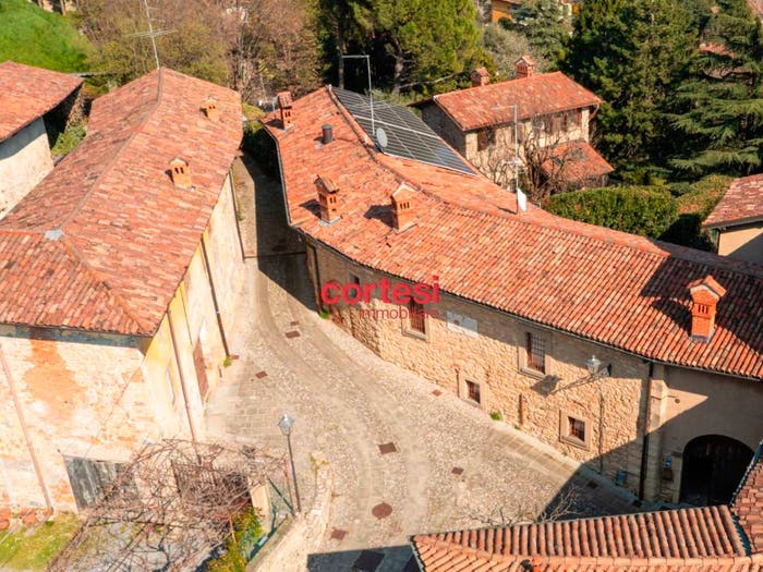 Casa con 6 locali in vendita in Scaletta Bellavista, Loreto, Bergamo