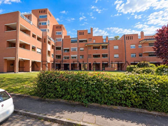 Appartamento trilocale in vendita in Via Roncaglio, Corticella, Bologna
