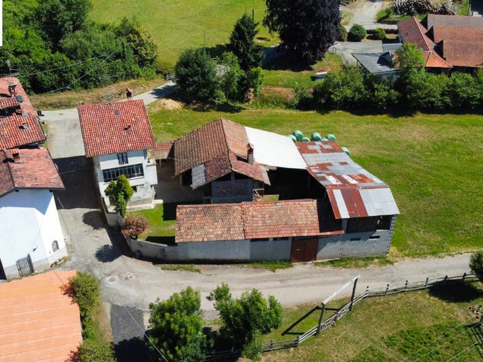 Casa quadrilocale in vendita in Via Fucina, Ceresane Curanuova, Mongrando
